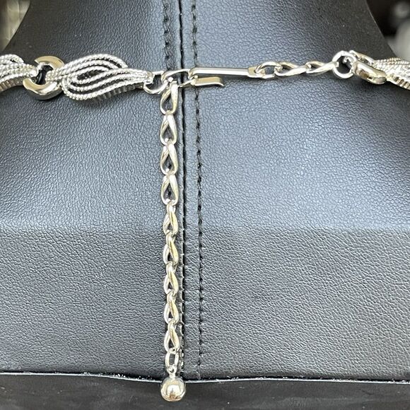 Vintage Unsigned TRIFARI Silver Tone Textured Link 16" Necklace Adjustable - Picture 4 of 5